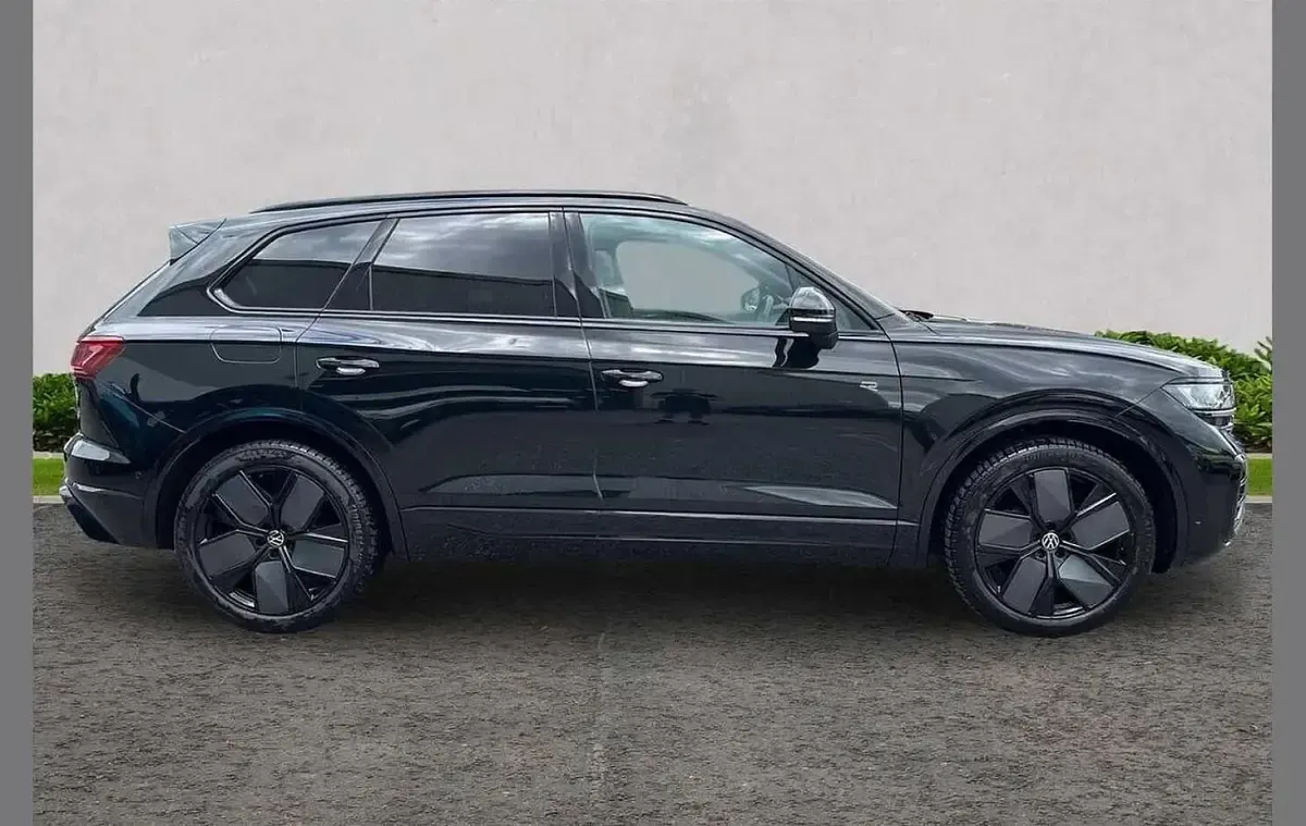 Used VW Touareg Black Edition 286 HP (210 kW) 2023 Black SUV