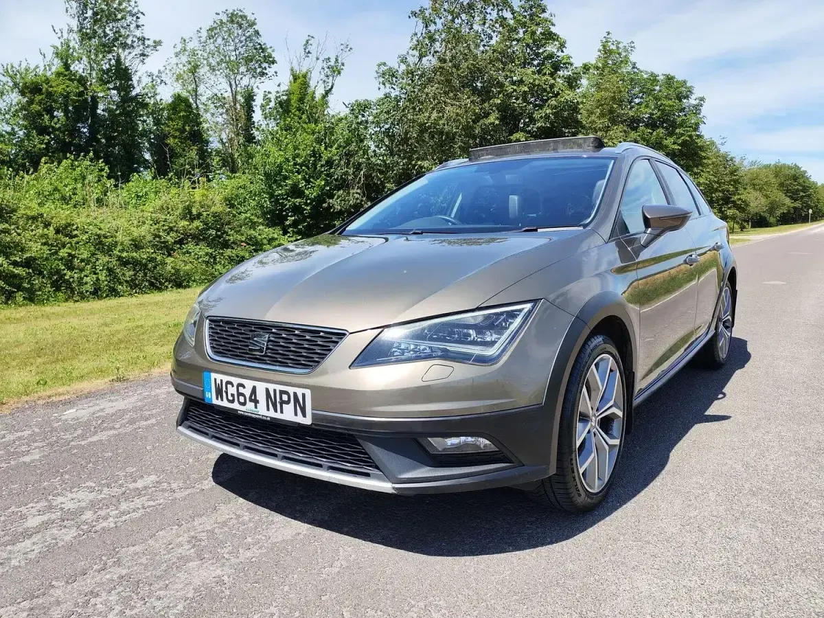 Used Seat Leon X-Perience SE Technology 184 HP (135 kW) 2015 Brown Estate