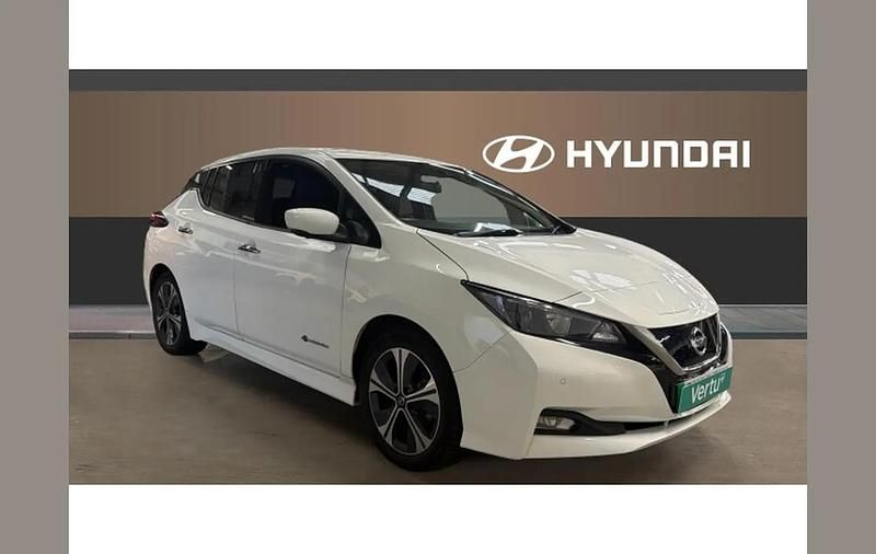 Used Nissan Leaf N-Connecta 110 kW (150 HP) 2020 White Hatchback