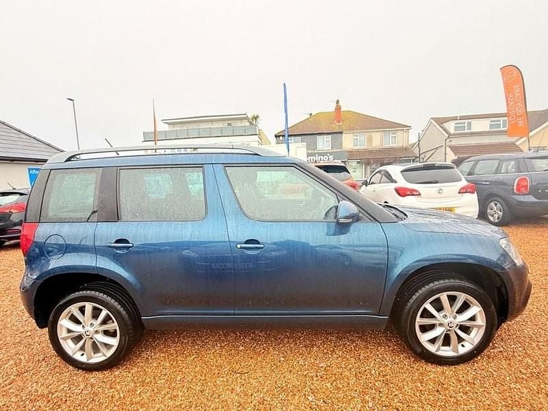 Used Skoda Yeti SE 105 HP (77 kW) 2013 Blue SUV