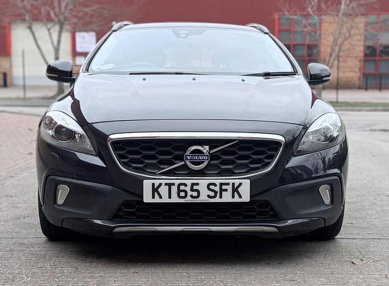 Used Volvo V40 2016 Blue Hatchback