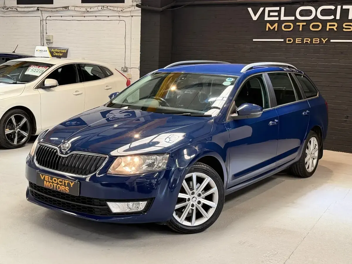 Used Skoda Octavia Elegance 105 HP (77 kW) 2013 Blue Estate
