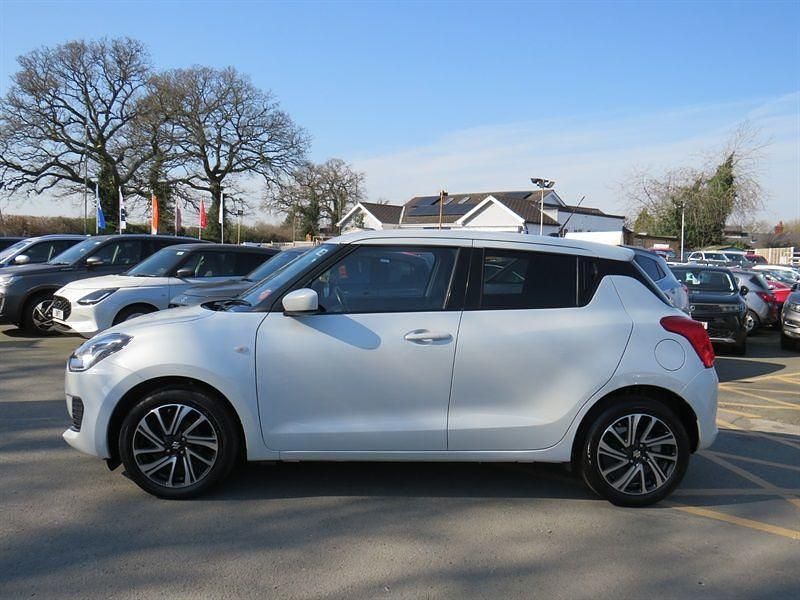 Used Suzuki Swift SZ-L 83 HP (61 kW) 2021 White Hatchback