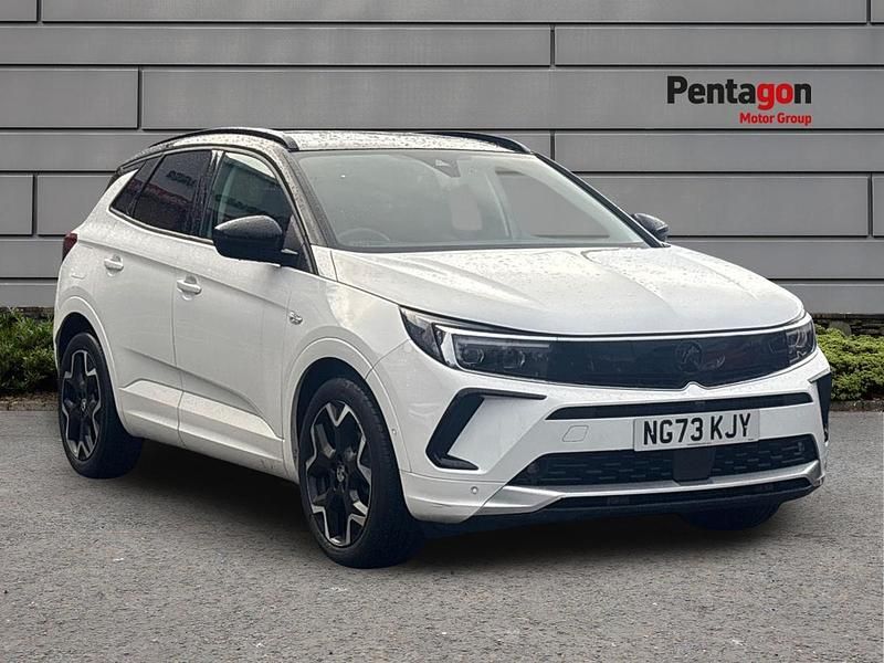 White Used 2024 Vauxhall Grandland X Ultimate SUV | £15,800 (Good price) - Image 1/4