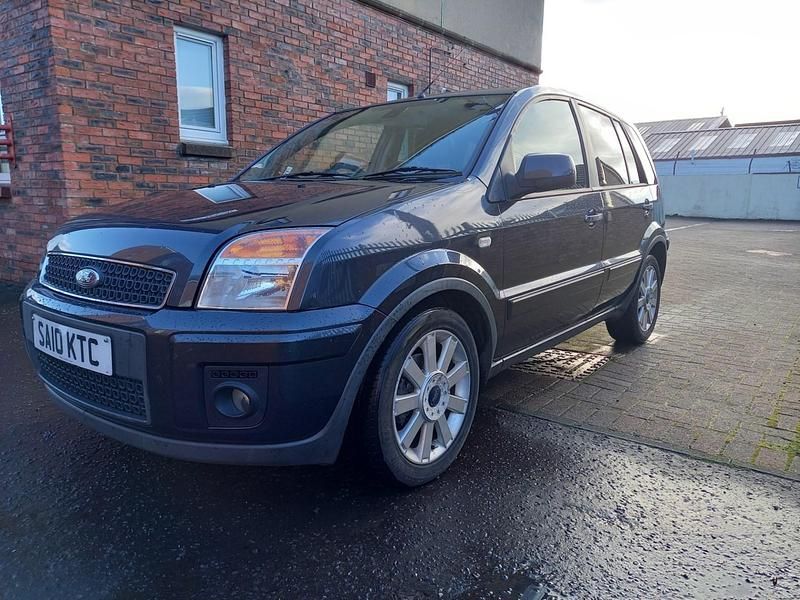 Grey Used 2010 Ford Fusion Titanium Hatchback | £1,999 (Fair price) - Image 1/4