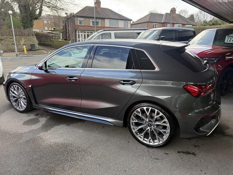 Usado Audi RS3 400 CV (294 kW) 2022 Gris Berlina