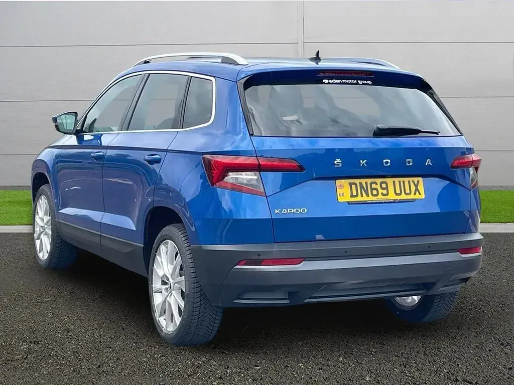 Usado Skoda Karoq SE L 150 CV (110 kW) 2020 Azul SUV