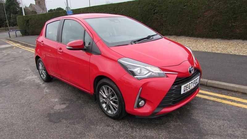 Used Toyota Yaris 2017 Red Hatchback