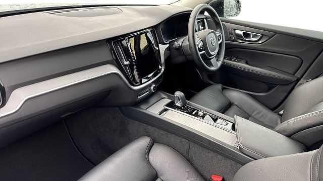 Used Volvo V60 Plus 194 HP (142 kW) 2025 Silver Estate