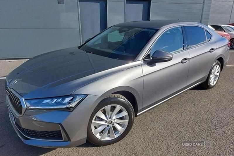 Grey New 2025 Skoda Superb SE Technology Hatchback | £27,895 (Fair price) - Image 1/1