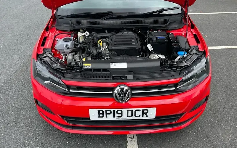 Used VW Polo SE 95 HP (69 kW) 2019 Red Hatchback