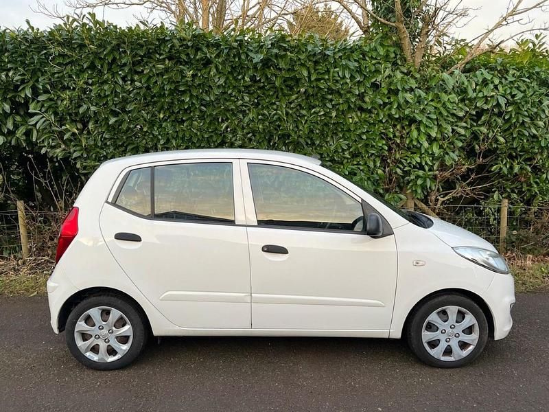 Used Hyundai i10 Classic 2014 White Hatchback