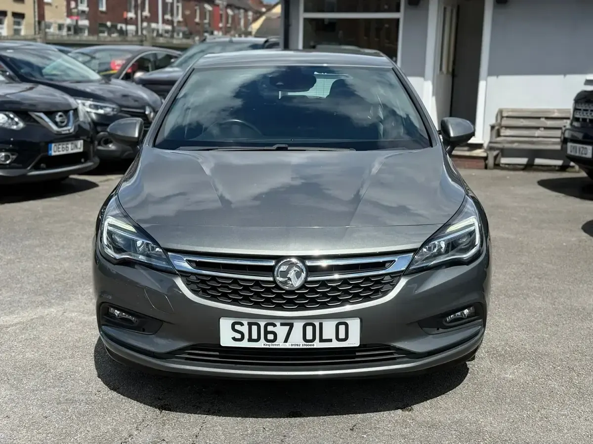 Used Vauxhall Astra SRi 150 HP (110 kW) 2017 Grey Hatchback