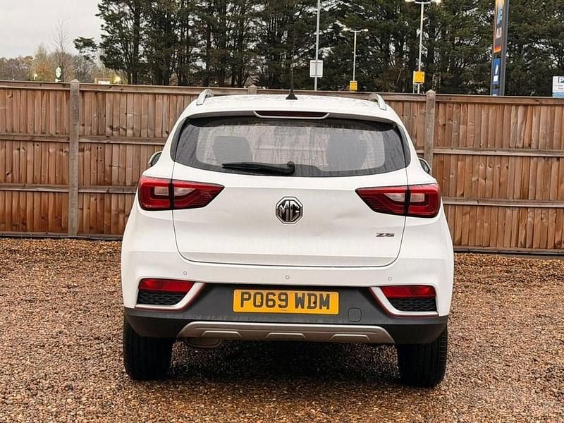 Used MG ZS 106 HP (77 kW) 2019 White Hatchback