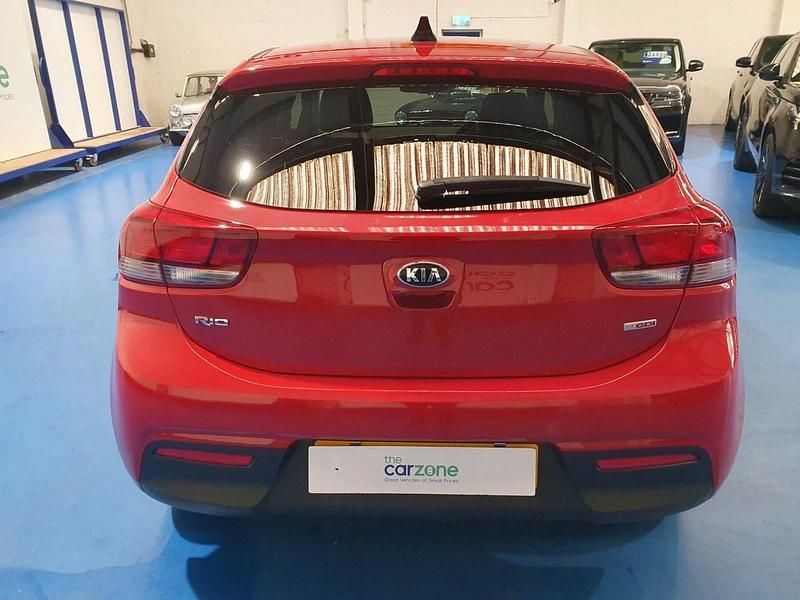 Used Kia Rio 2018 Red Hatchback