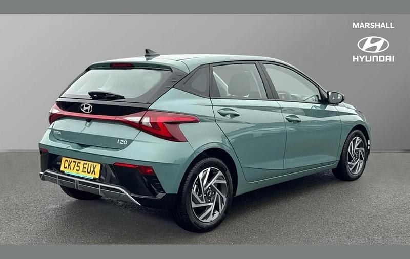 New Hyundai i20 Advanced 100 HP (73 kW) 2025 Green Hatchback