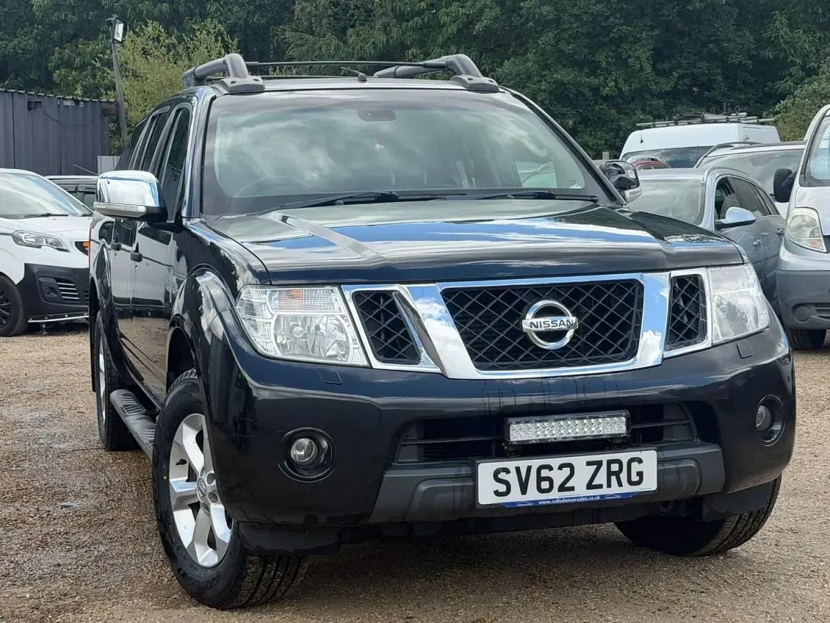 Used Nissan Navara Tekna 2012 Black Pickup