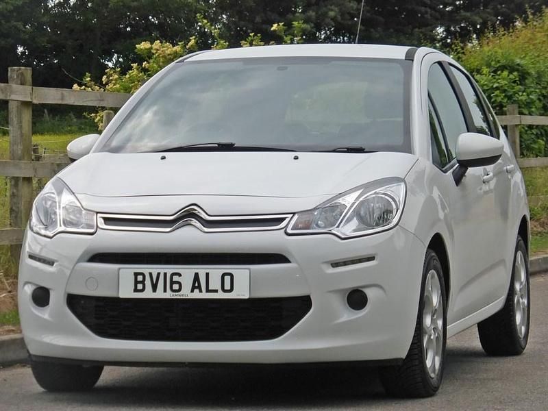 Glacier white Used 2016 Citroën C3 PureTech Hatchback | £6,995 (Expensive) - Image 1/4