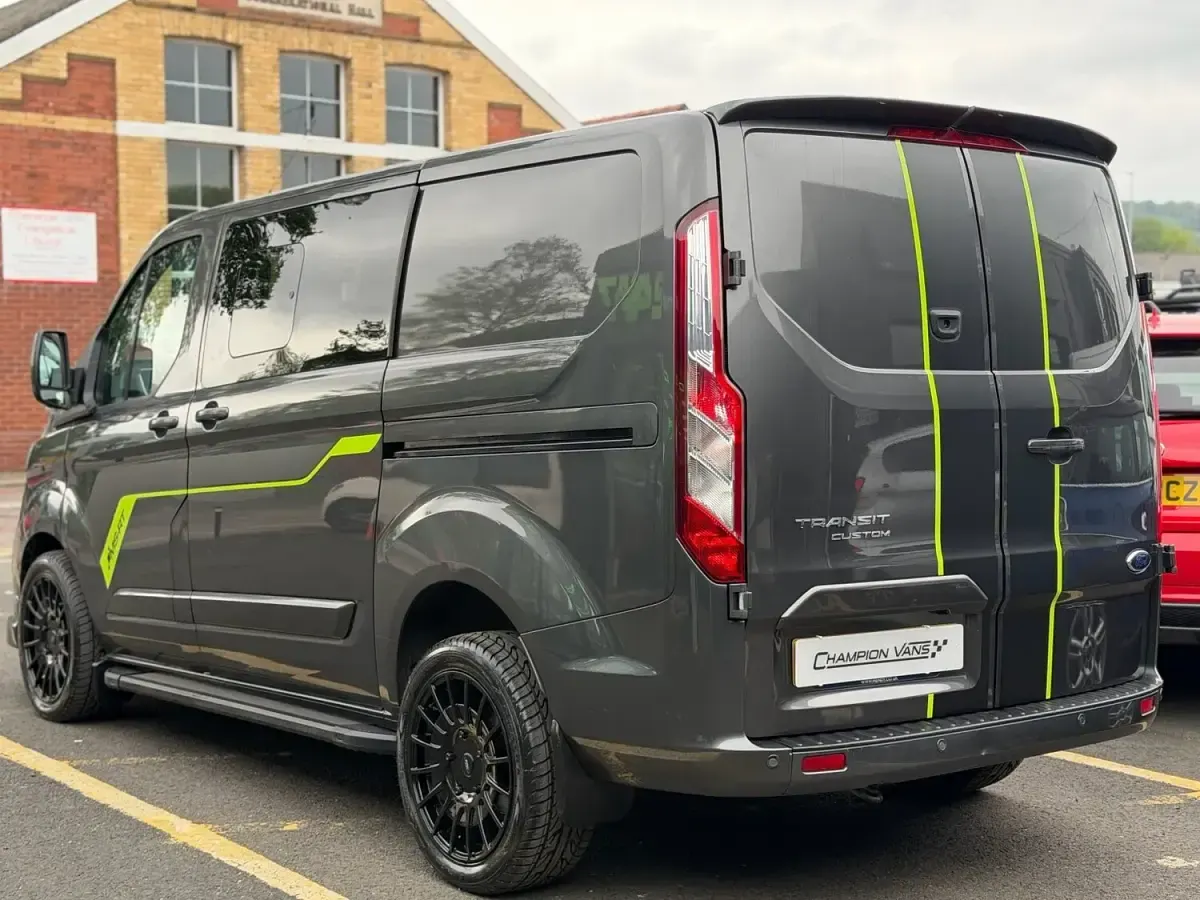 Used Ford Transit Custom Limited 170 HP (125 kW) 2023 Grey Van