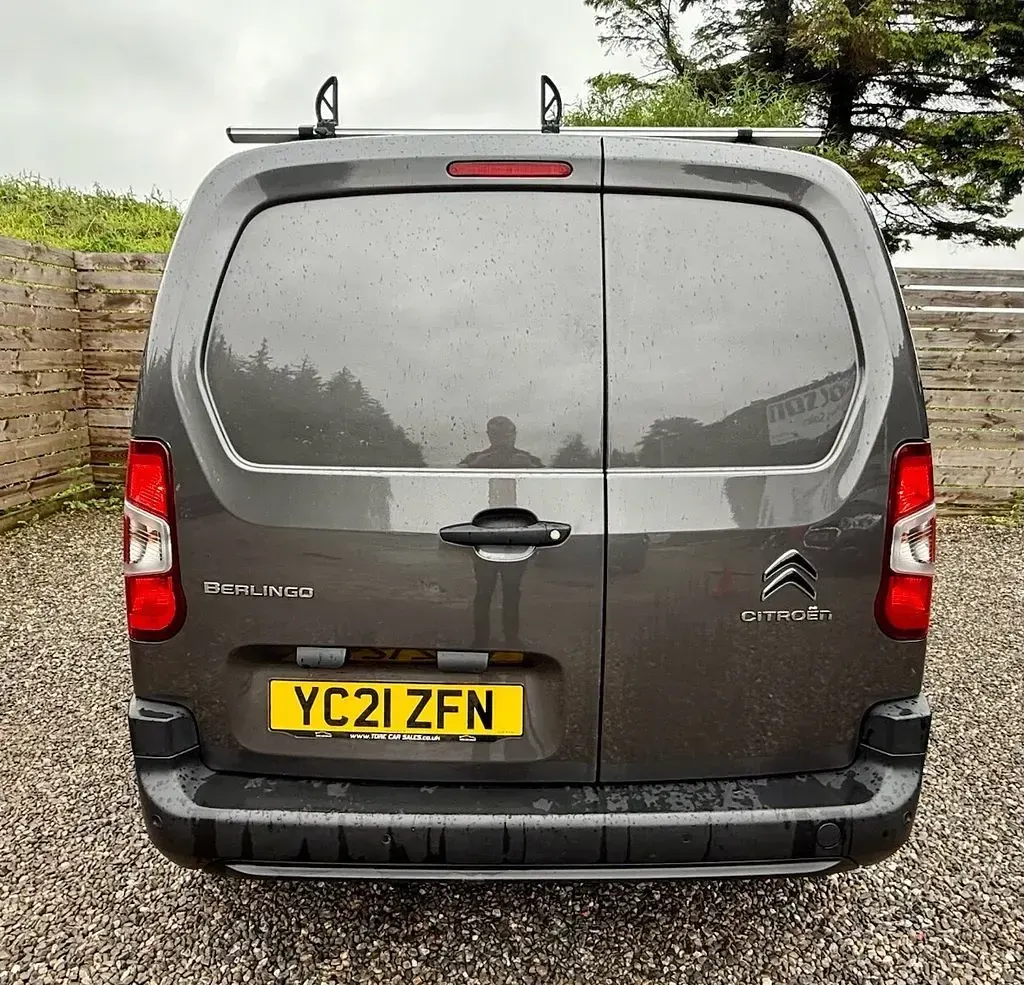 Used Citroën Berlingo 130 HP (95 kW) 2021 Grey MPV