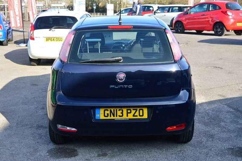 Used Fiat Punto Easy 69 HP (50 kW) 2013 Blue Hatchback