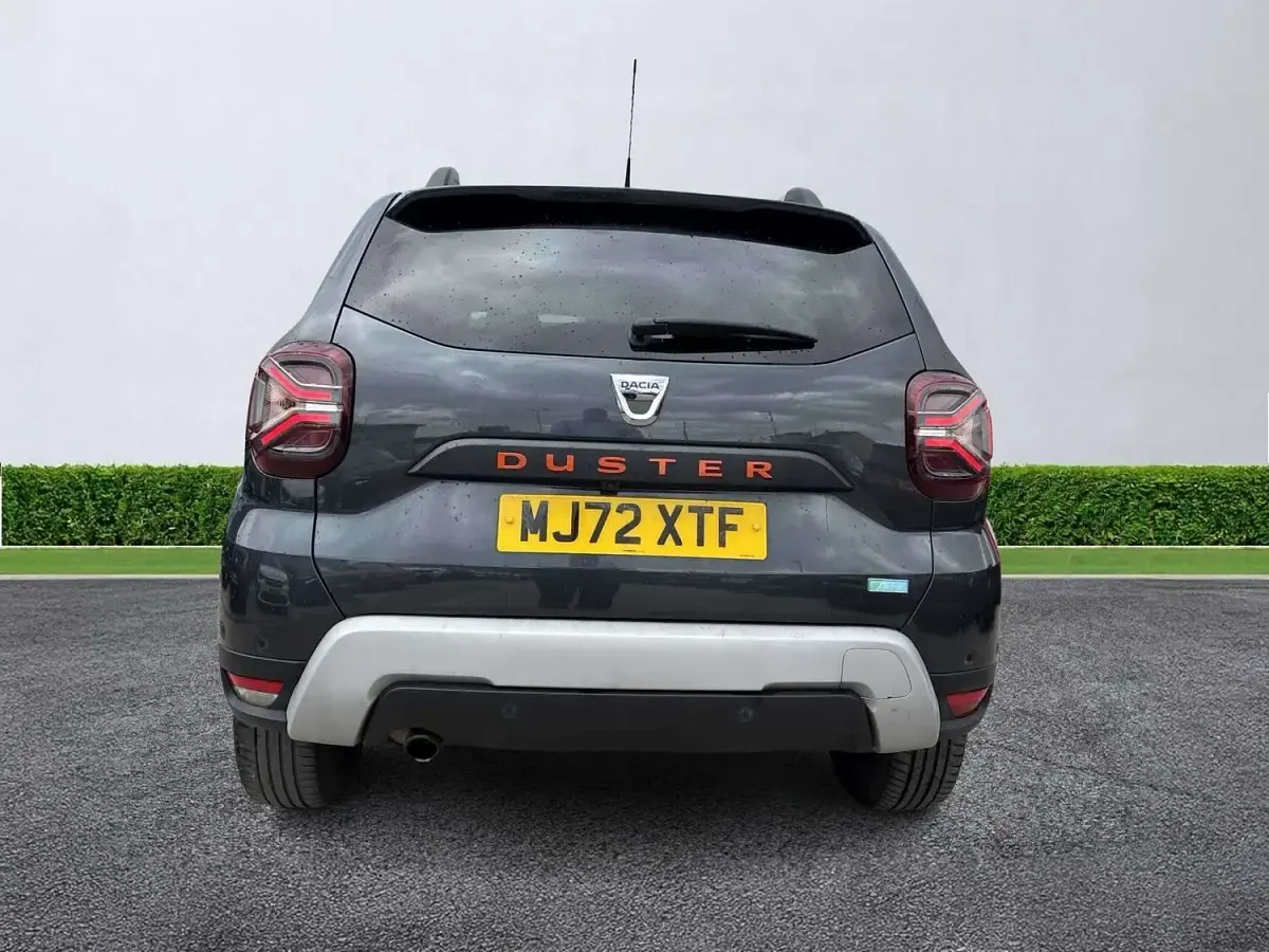 Used Dacia Duster Extreme 100 HP (73 kW) 2022 Grey SUV