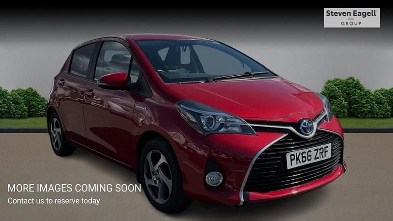 Red Used 2016 Toyota Yaris Hybrid Hatchback | £8,499 (A bit pricey) - Image 1/4
