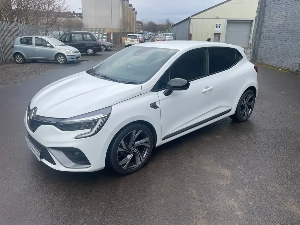 Used Renault Clio RS Line 90 HP (66 kW) 2023 White Hatchback