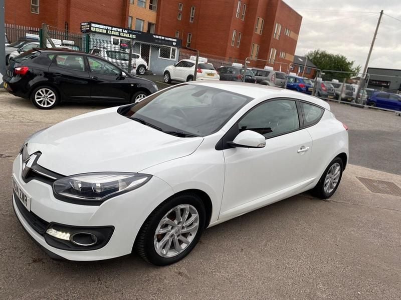 White Used 2014 Renault Mégane Coupé Dynamique Coupe | £2,499 (Good price) - Image 1/4