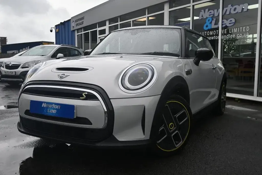 Used Mini Cooper SE Hatch 135 kW (184 HP) 2022 Silver Hatchback