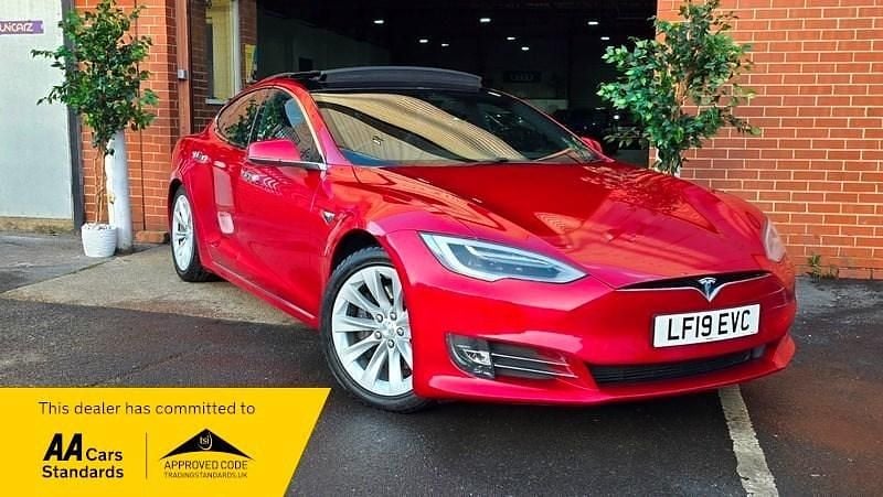 Used Tesla Model S 386 kW (525 HP) 2019 Red Hatchback