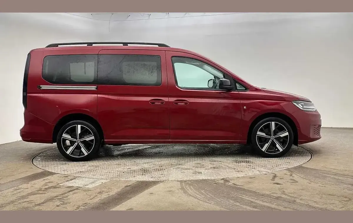 Used VW Caddy Maxi Life 122 HP (89 kW) 2024 Red MPV