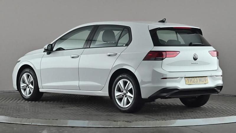 Used VW Golf VIII Life 150 HP (110 kW) 2023 White Hatchback
