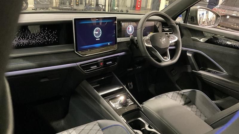 Used VW Tayron R-line Edition 272 HP (200 kW) 2025 Cipressino green metallic SUV