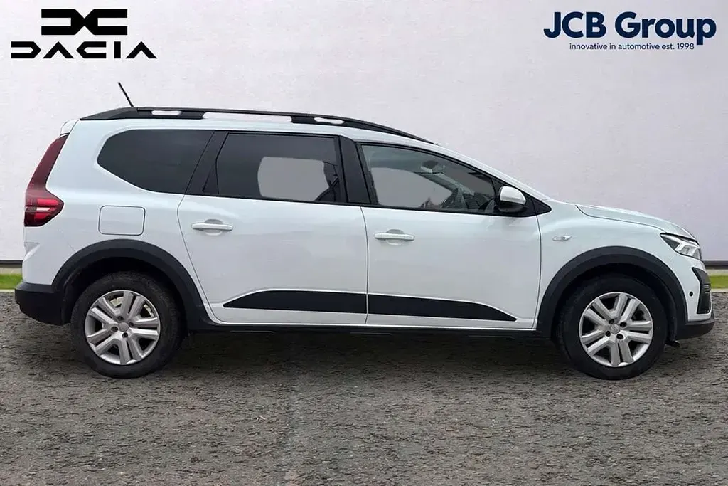 Used Dacia Jogger Expression 110 HP (80 kW) 2023 White MPV