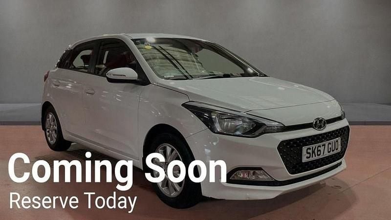 Used Hyundai i20 SE 100 HP (73 kW) 2017 White Hatchback