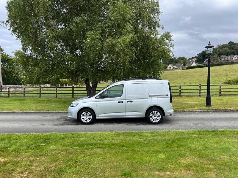 Silver Used 2022 VW Caddy MPV | £15,950 (Fair price) - Image 1/4