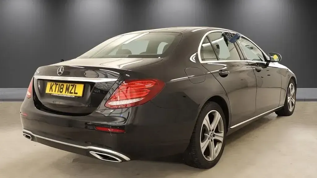 Begagnad Mercedes E220 SE 194 HK (142 kW) 2018 Svart Sedan