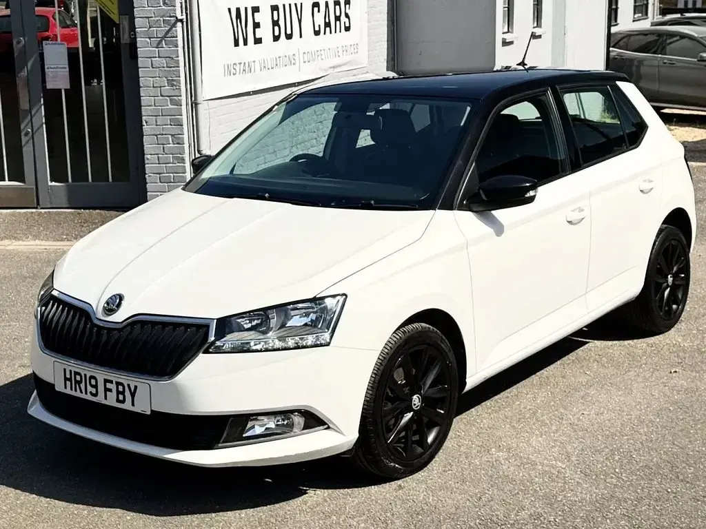 Used Skoda Fabia Colour Edition 95 HP (69 kW) 2019 White Hatchback