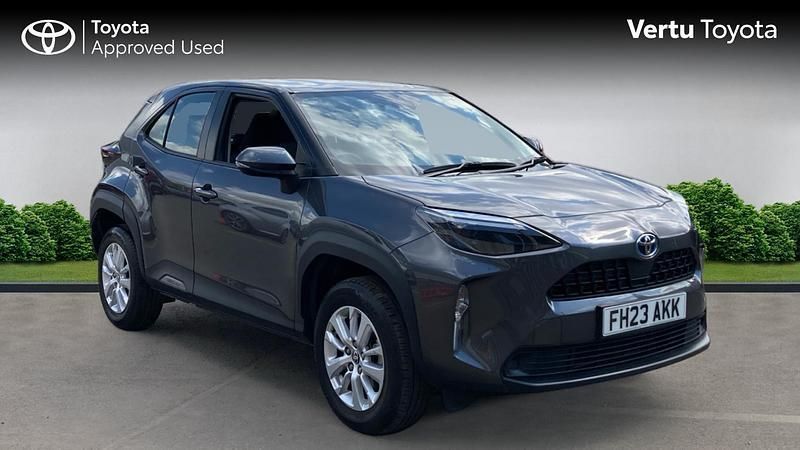 Used 2023 Toyota Yaris Hybrid Estate | £20,345 (Good price) - Image 1/4