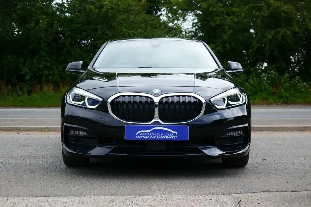 Used BMW 118 Sport Line 150 HP (110 kW) 2021 Black Hatchback