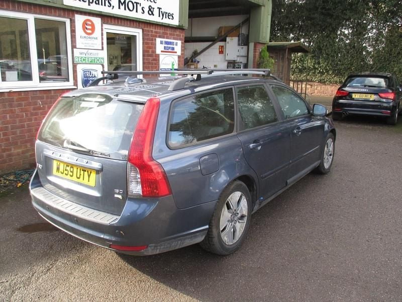 Used Volvo V50 109 HP (80 kW) 2009 Blue Estate