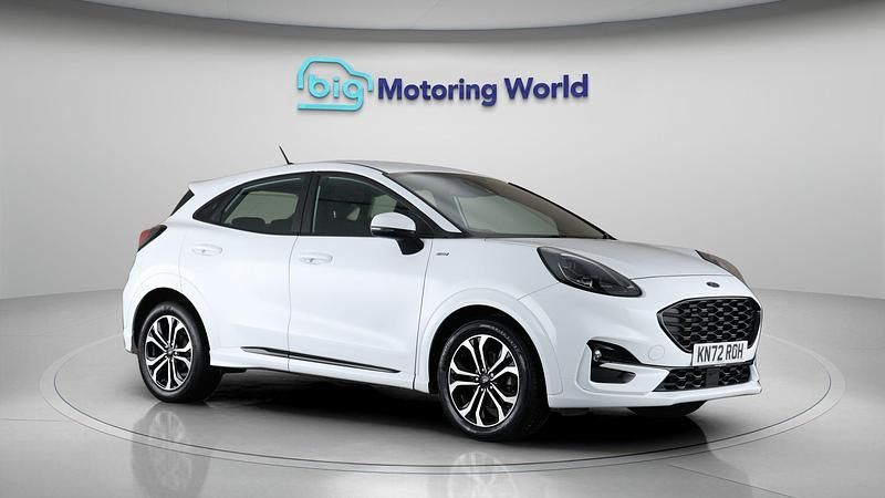 White Used 2022 Ford Puma ST-Line Hatchback | £14,800 (Fair price) - Image 1/4