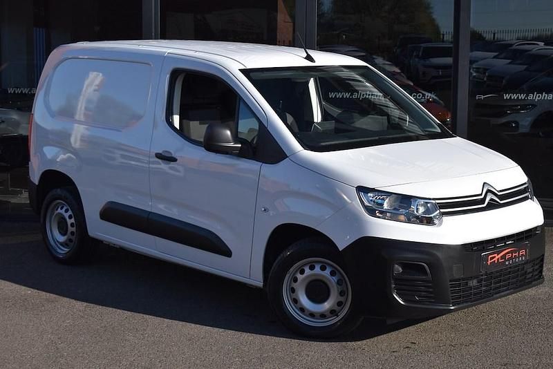 Used Citroën Berlingo 100 HP (73 kW) 2023 White MPV