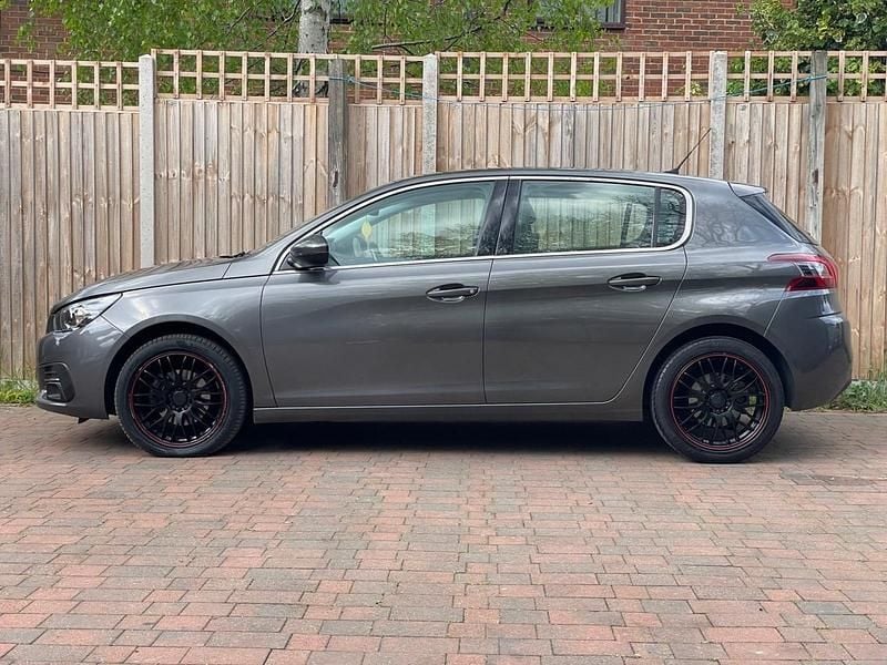 Used Peugeot 308 Allure 130 HP (95 kW) 2019 Grey Hatchback