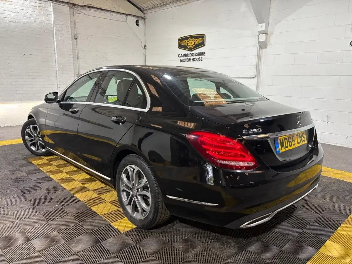 Used Mercedes C250 204 HP (150 kW) 2015 Black Sedan