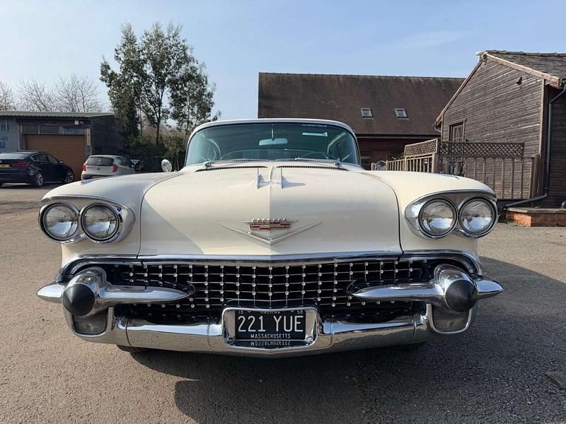 Used Cadillac Coupé DeVille 2011 White Coupe