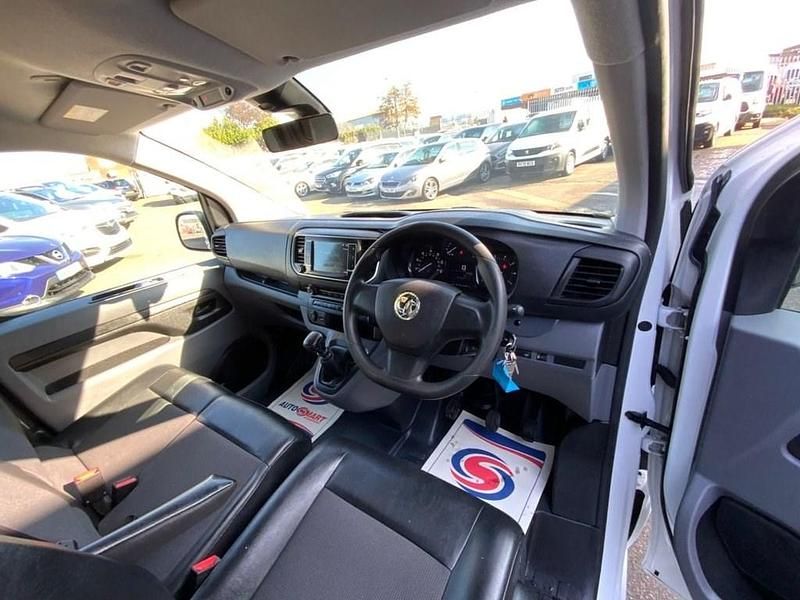 Used Vauxhall Vivaro Sportive 100 HP (73 kW) 2020 White MPV