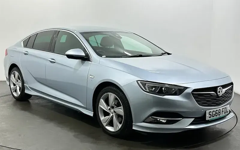 Used Vauxhall Insignia SRi 165 HP (121 kW) 2018 Hatchback