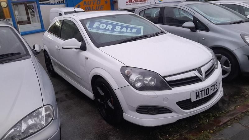 Used Vauxhall Astra SRi 2010 White Hatchback